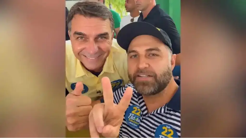 Ao lado de Wladimir Garotinho, Flávio Bolsonaro se compromete com derrubada do veto ao semiárido 1 Ao lado de Flávio Bolsonaro, Wladimir Garotinho cobra derrubada do veto ao semiárido