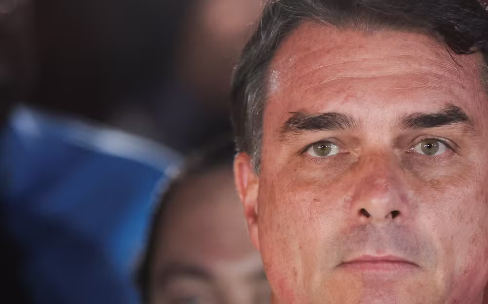 Em carta, Flávio Bolsonaro se declara "verdadeiro presidente eleito do Brasil". Leia a íntegra 1 Carta Flávio Bolsonaro