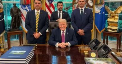 Governo Trump dará visto para Flávio Bolsonaro e permitirá entrada dele nos EUA Governo Trump dará visto para Flávio Bolsonaro e permitirá entrada dele nos EUA