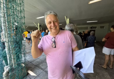 Garotinho vota na zona sul do Rio: “Eu estou pedindo à população que eu seja o mais votado para que haja novas eleições” Garotinho vota na zona sul do Rio: “Eu estou pedindo à população que eu seja o mais votado para que haja novas eleições”