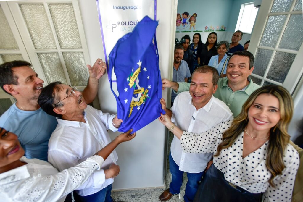 Prefeito Frederico Paes reinaugura Policlínica da Família e anuncia retomada da sala de vacinação 1 Frederico Paes reinaugura Policlínica da Família e anuncia retomada da sala de vacinação