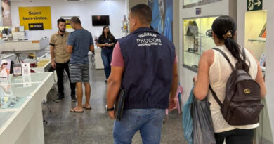 Black Friday: Procon Campos orienta consumidores para evitar golpes e falsas promoções Black Friday: Procon Campos orienta consumidores para evitar golpes e falsas promoções