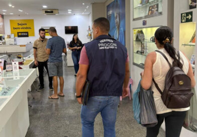 Black Friday: Procon Campos orienta consumidores para evitar golpes e falsas promoções Black Friday: Procon Campos orienta consumidores para evitar golpes e falsas promoções