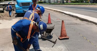 Secretaria de Serviços Públicos promove manutenção de vias em diferentes ruas e avenidas na cidade e no interior Secretaria de Serviços Públicos promove manutenção de vias em diferentes ruas e avenidas na cidade e no interior